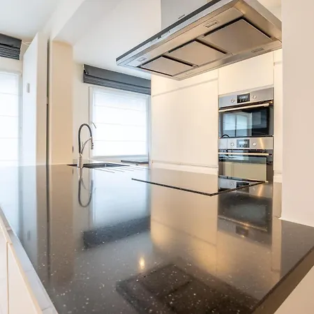 Amazing For 8 With Parking Space * Ostend
