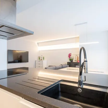 Amazing For 8 With Parking Space Appartement Oostende