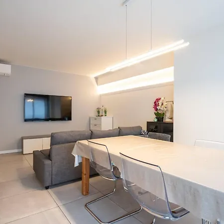 Amazing For 8 With Parking Space * Οστένδη